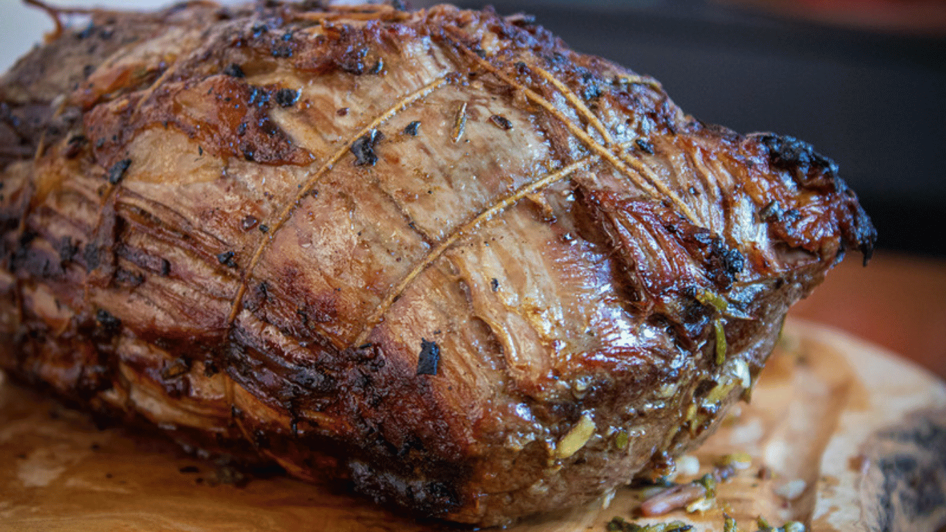 Round Roast (Roast Beef) and Potatoes Romanoff